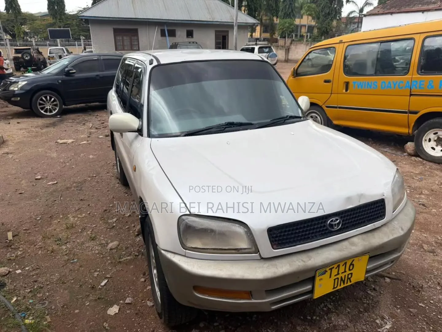 Toyota RAV4 Base FWD 1999 Silver