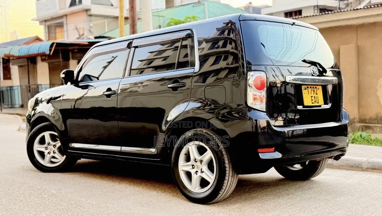 Toyota Corolla Rumion 2008 Black