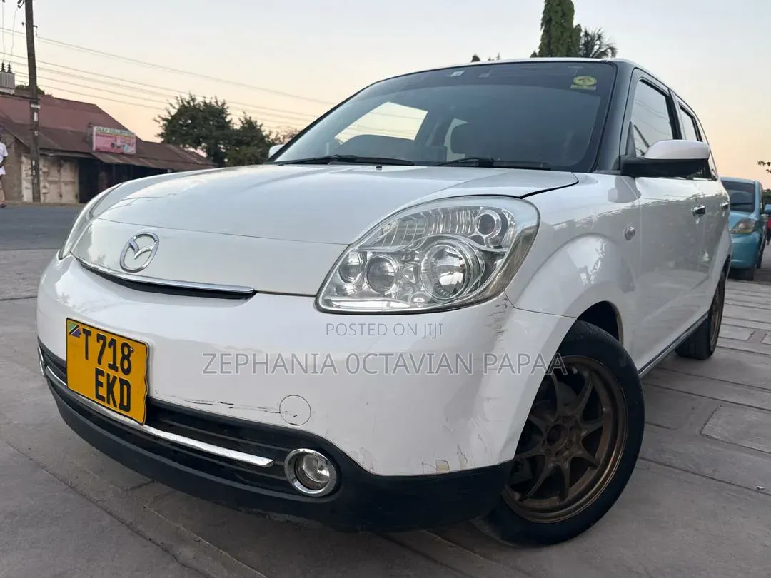 Mazda Verisa 2007 White