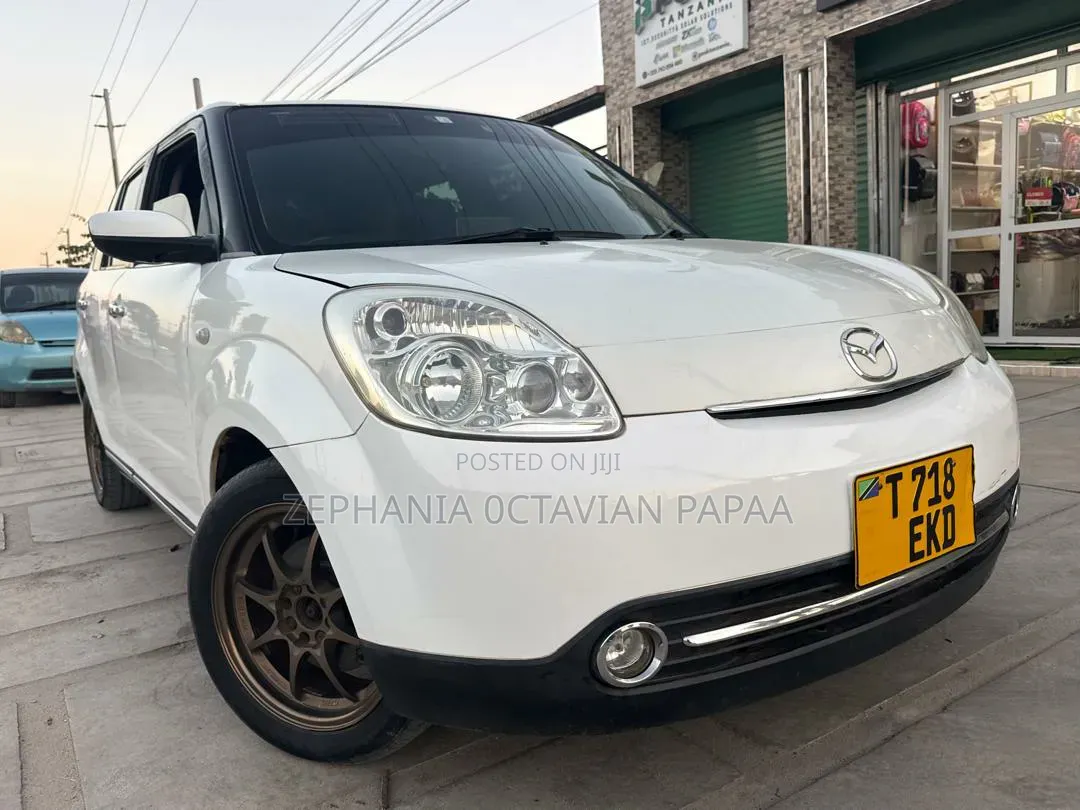 Mazda Verisa 2007 White