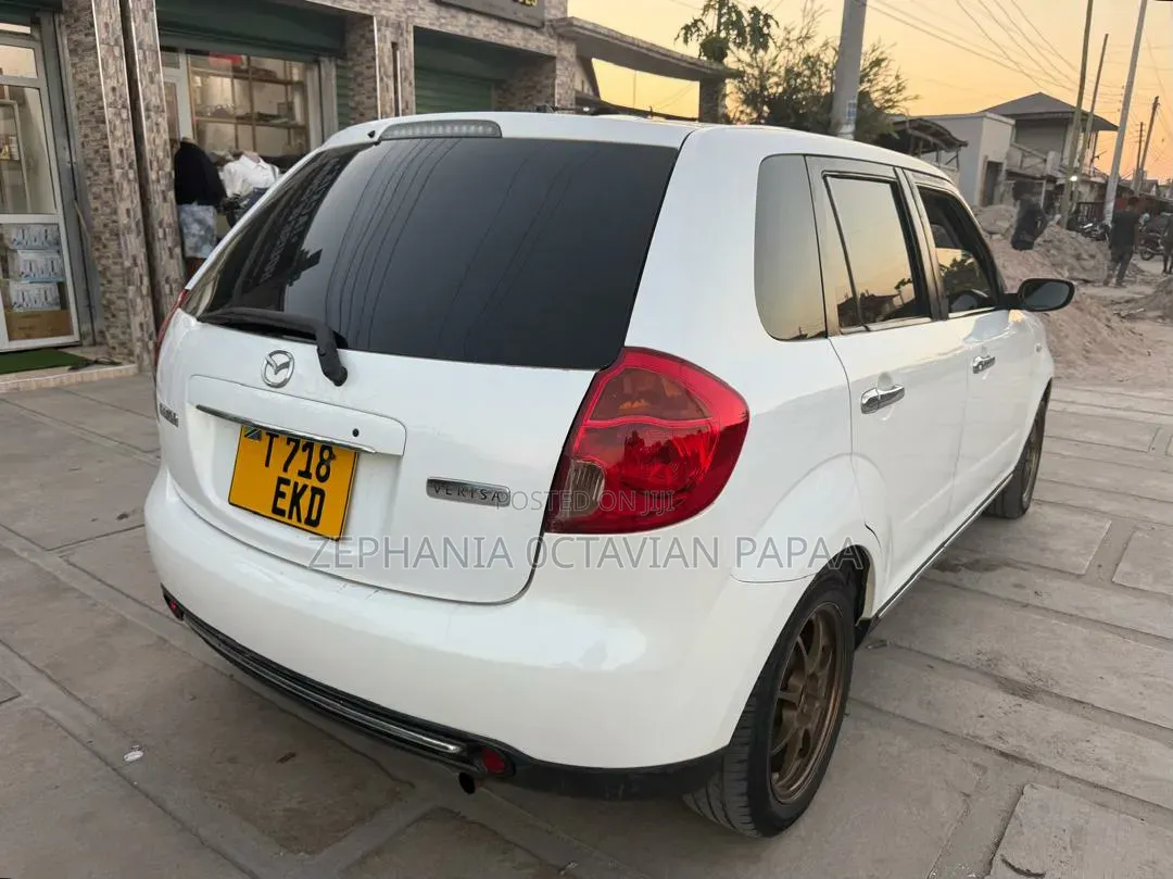 Mazda Verisa 2007 White