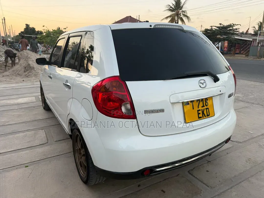 Mazda Verisa 2007 White
