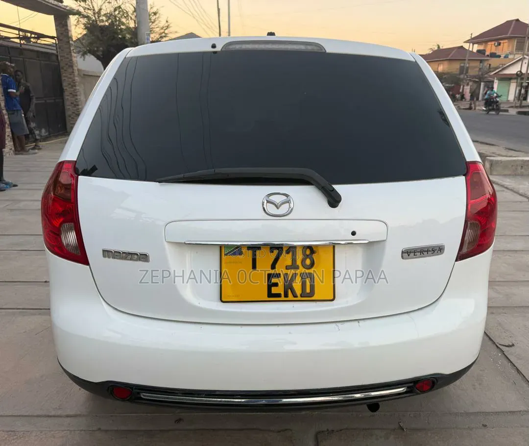 Mazda Verisa 2007 White