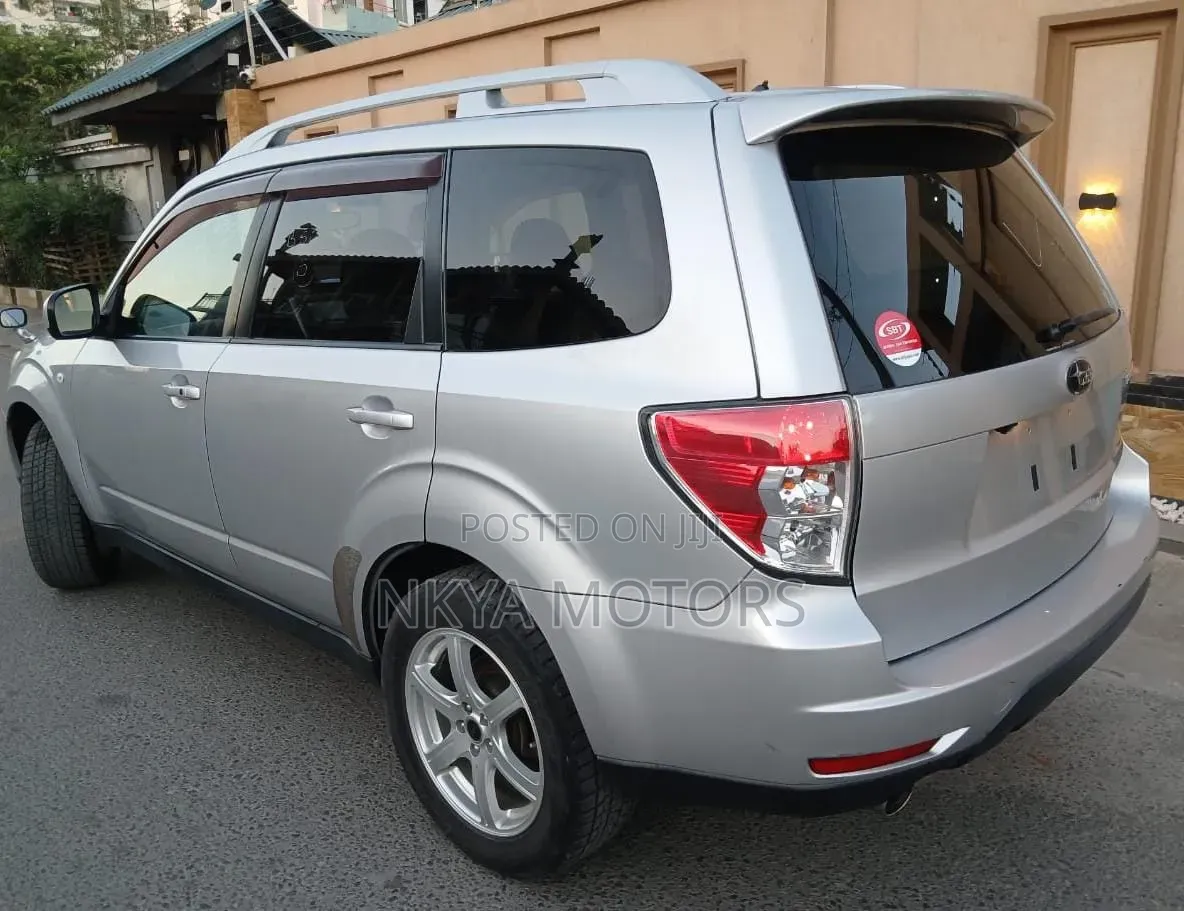 Subaru Forester 2010 Silver