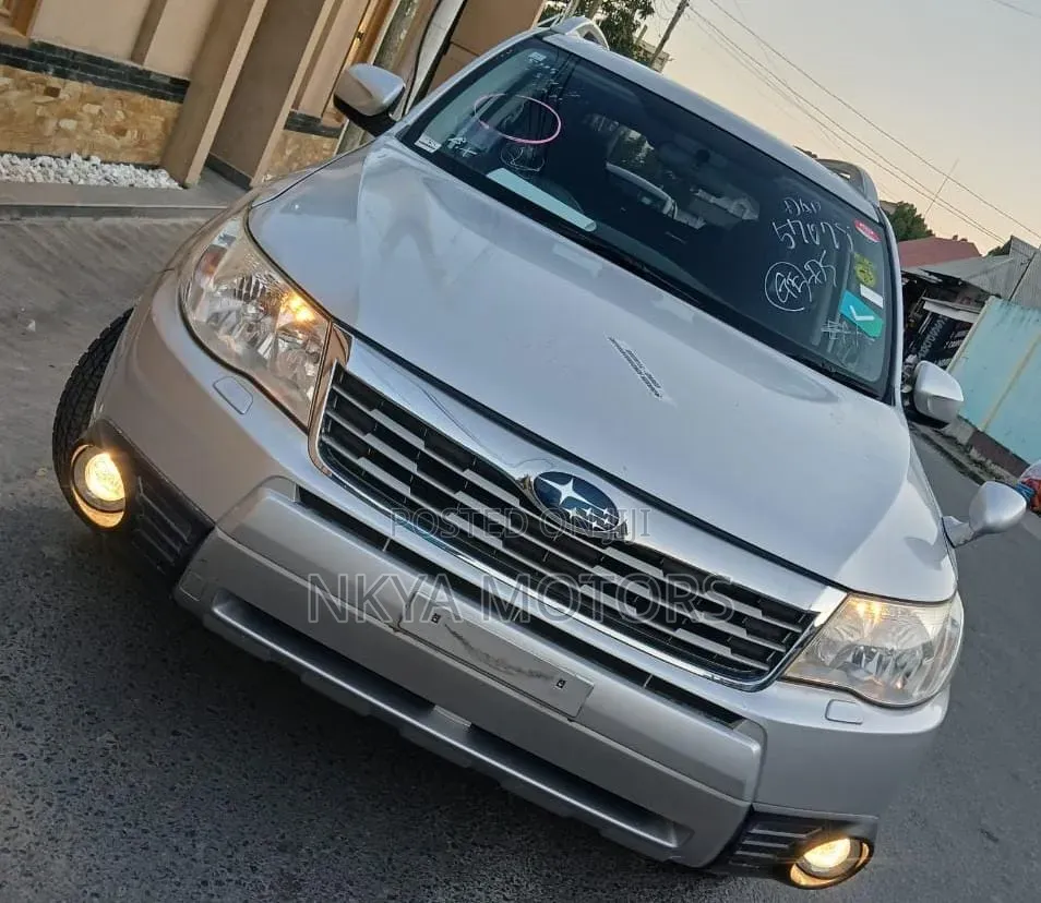 Subaru Forester 2010 Silver