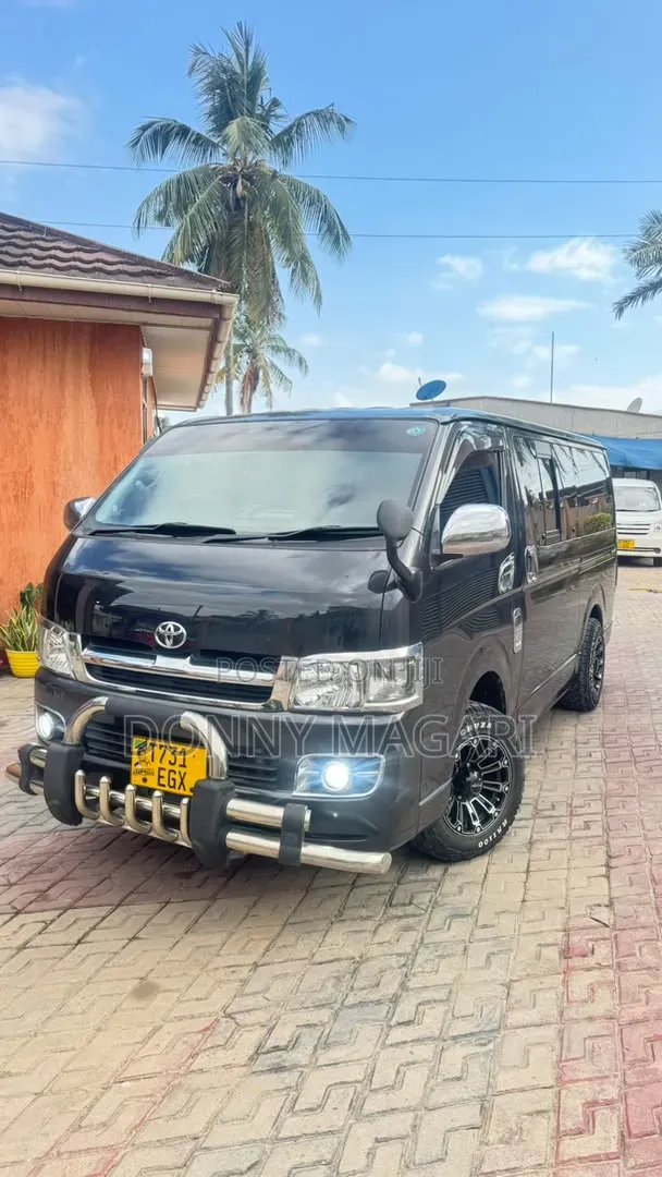 Toyota HiAce 2005 Black