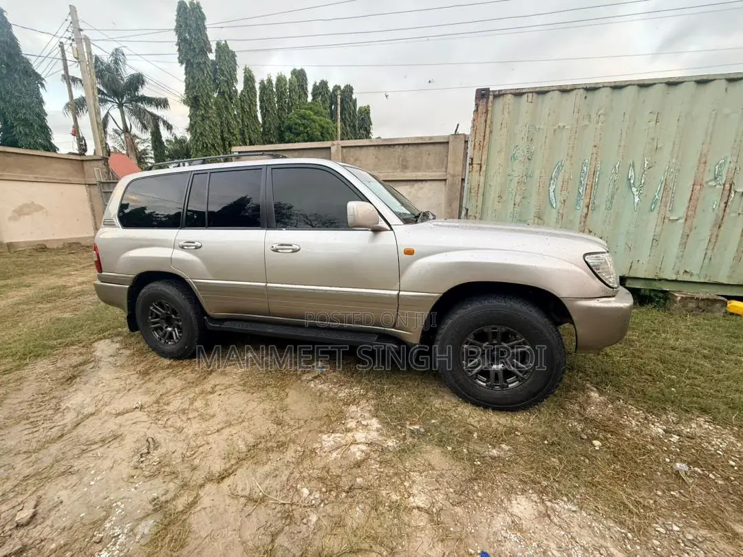 Toyota Land Cruiser 2004 Beige