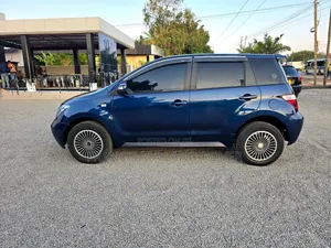 Toyota IST 2002 Blue