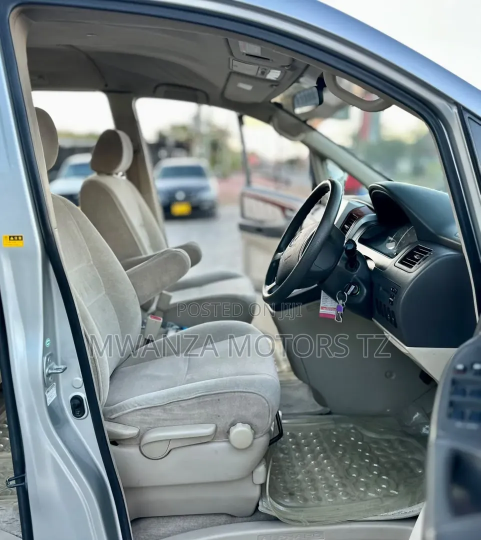 Toyota Alphard 2004 Silver