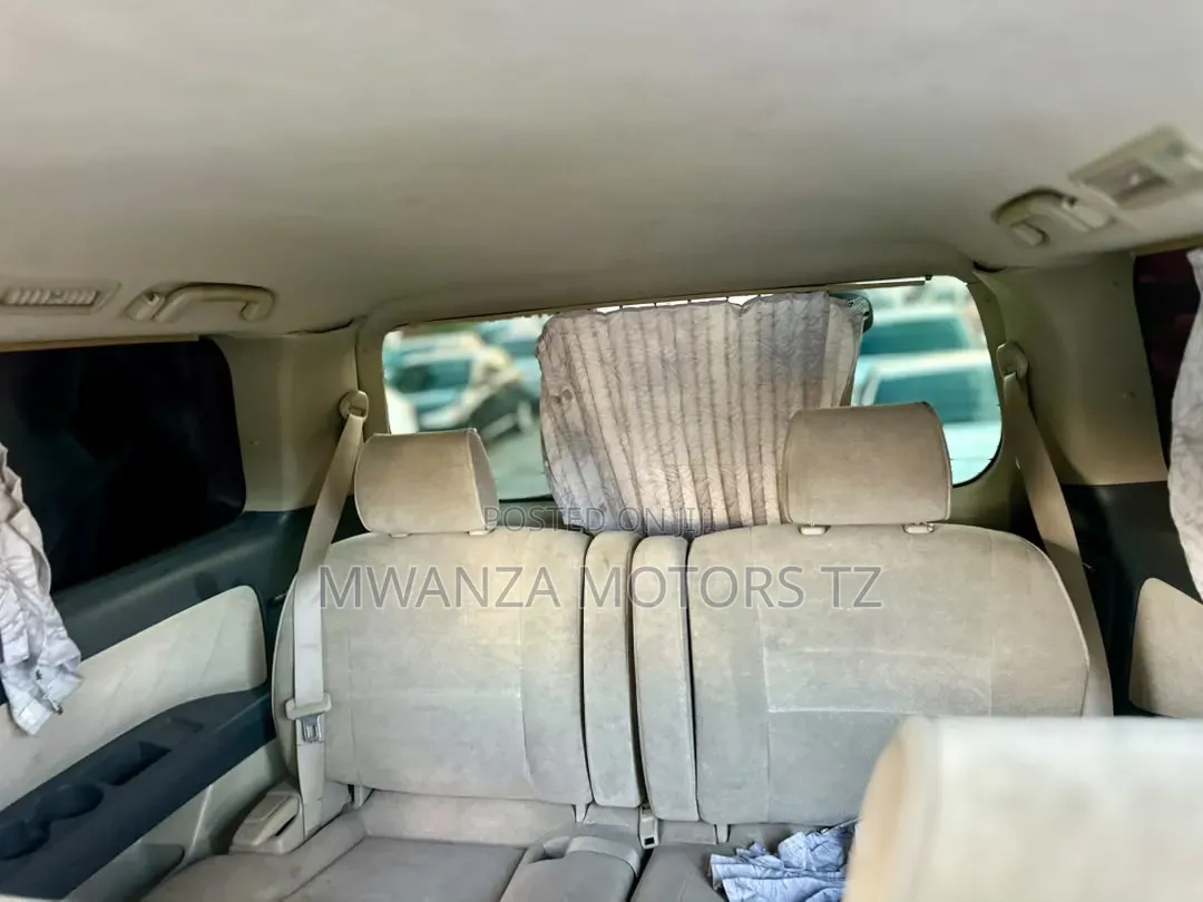 Toyota Alphard 2004 Silver