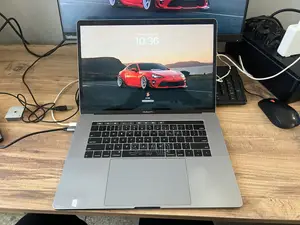 Laptop Apple MacBook Pro 2018 16GB Intel Core i9 SSD 512GB