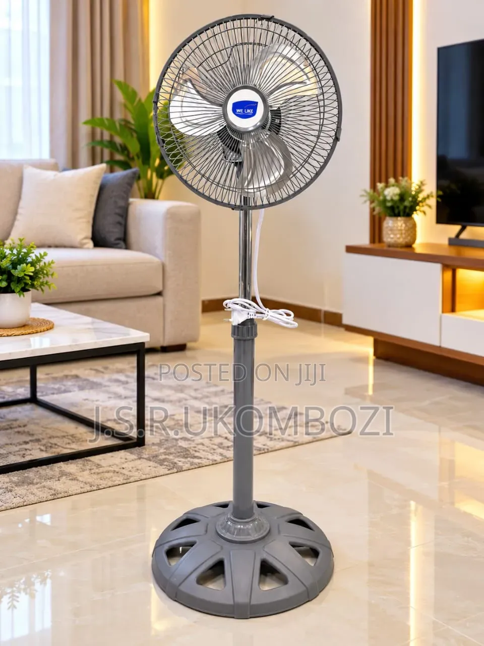 *Mr Uk Fan Chuma*
- Size 10
-