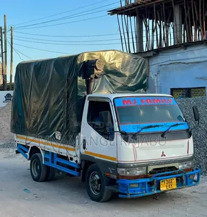 Mitsubishi Canter 2012 White