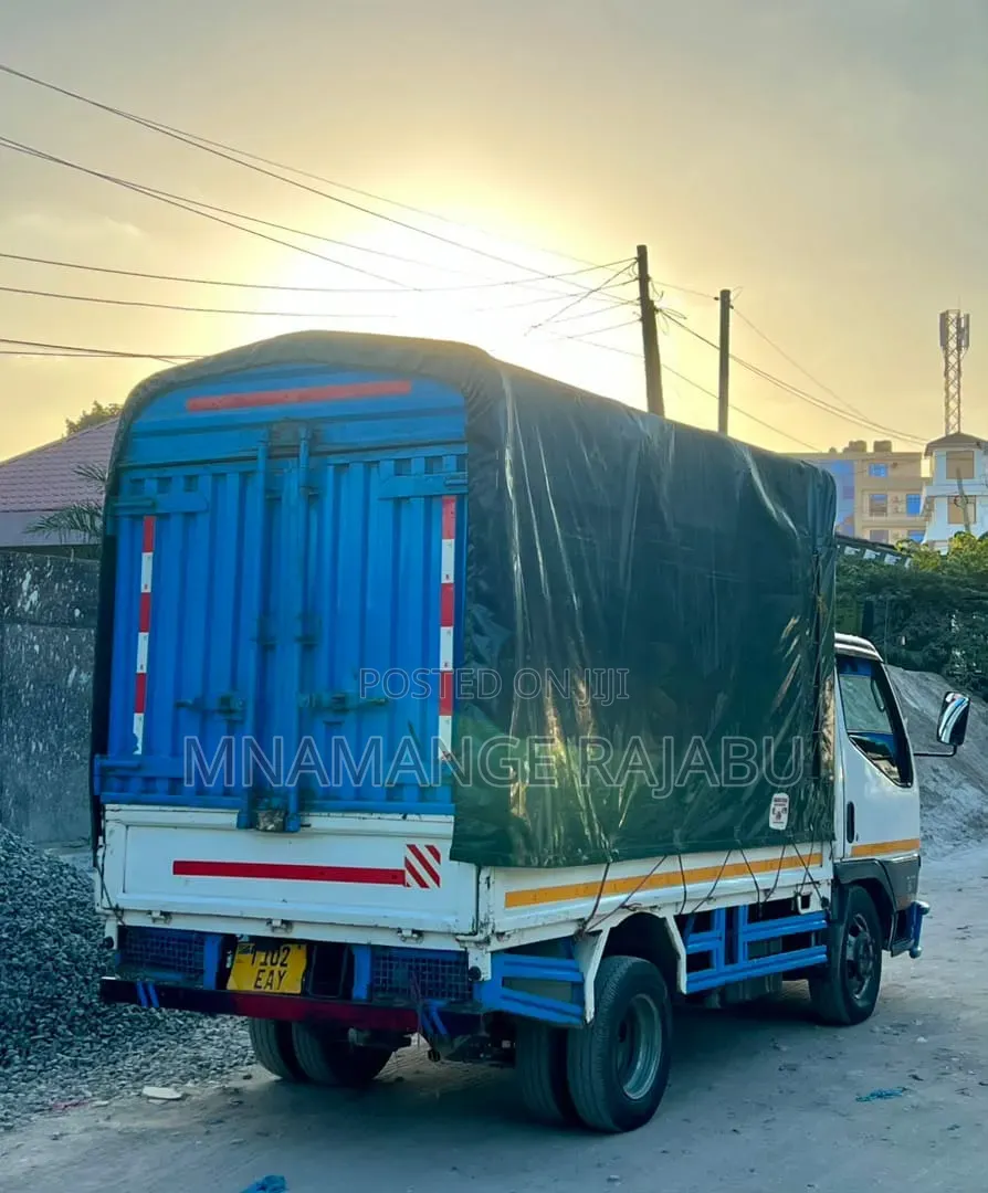 Mitsubishi Canter 2012 White