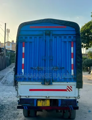 Mitsubishi Canter 2012 White