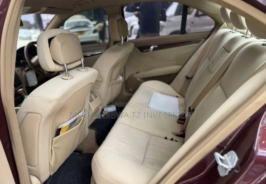 Mercedes-Benz C-Class 2007 Maroon