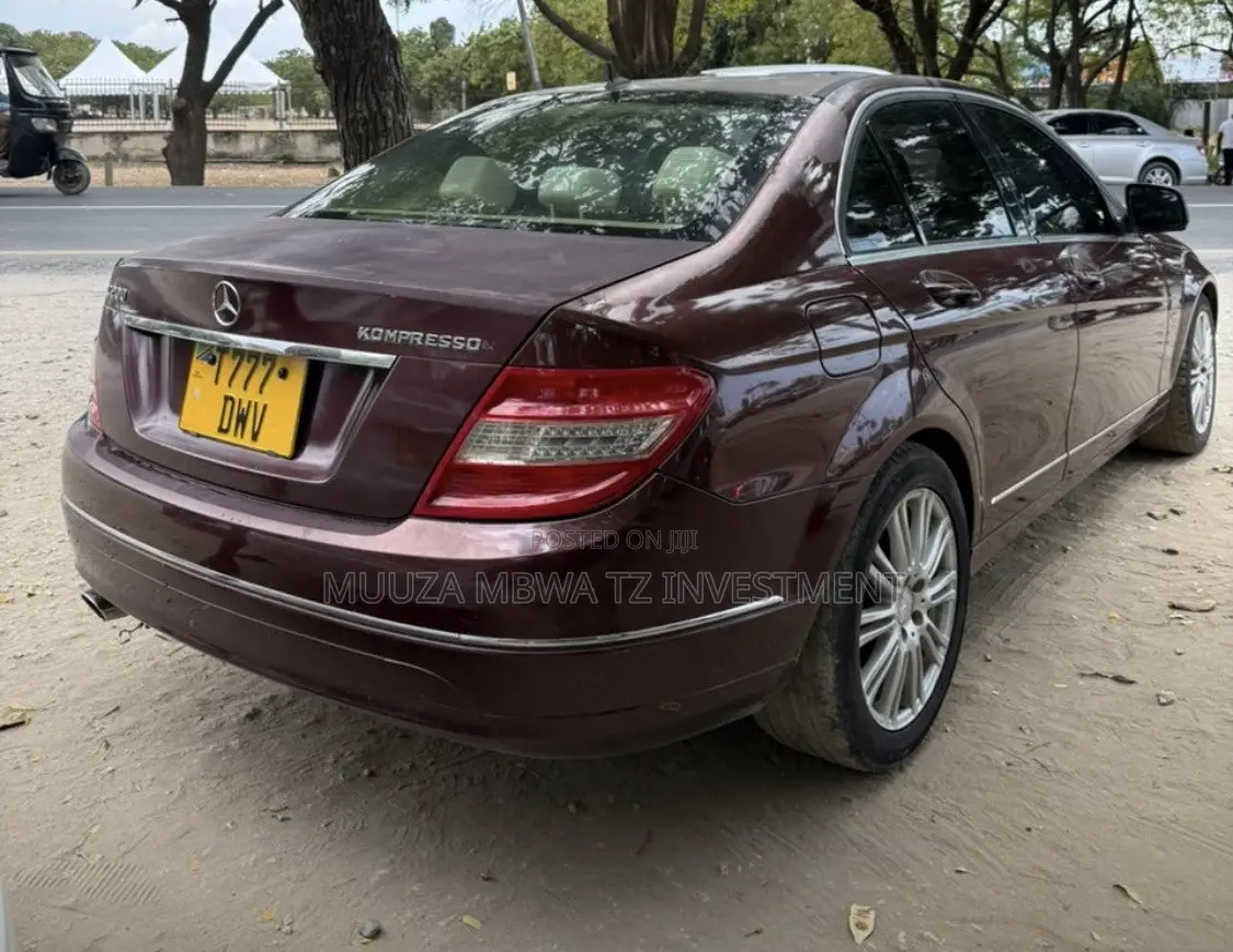 Mercedes-Benz C-Class 2007 Maroon