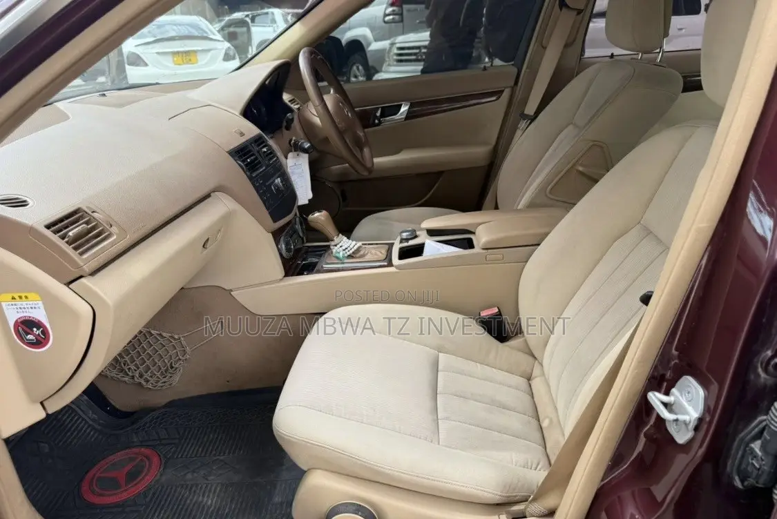 Mercedes-Benz C-Class 2007 Maroon