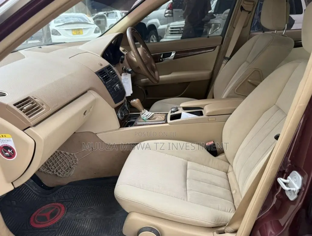 Mercedes-Benz C-Class 2007 Maroon