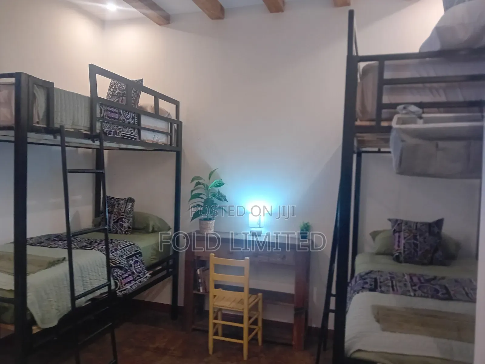 Affordable Room With 2 Bunk Beds(4 Sleeping Spaces)& Private Bathroom