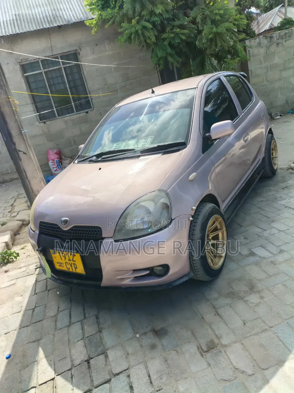 Toyota Vitz 2005 Gold