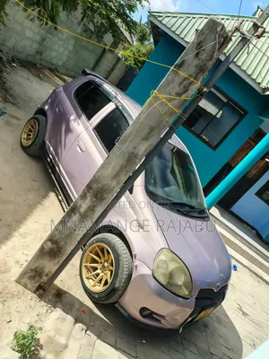 Toyota Vitz 2005 Gold
