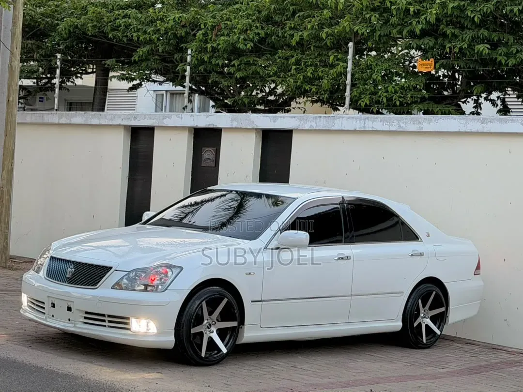 Toyota Crown 2007 White