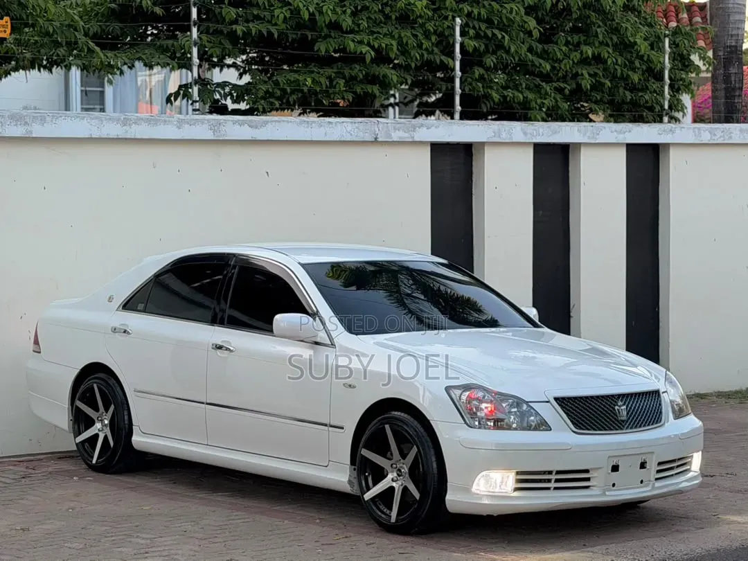 Toyota Crown 2007 White