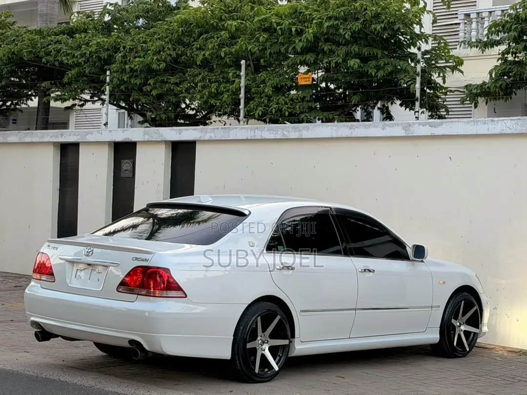 Toyota Crown 2007 White