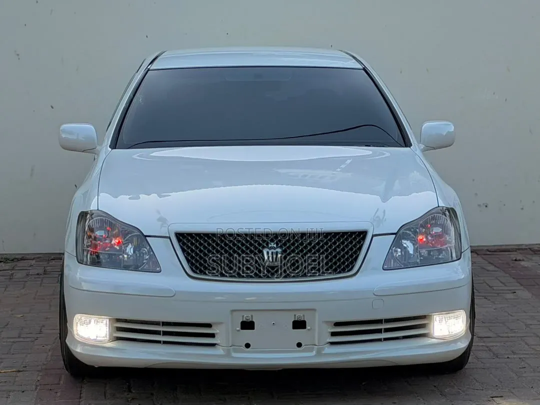 Toyota Crown 2007 White