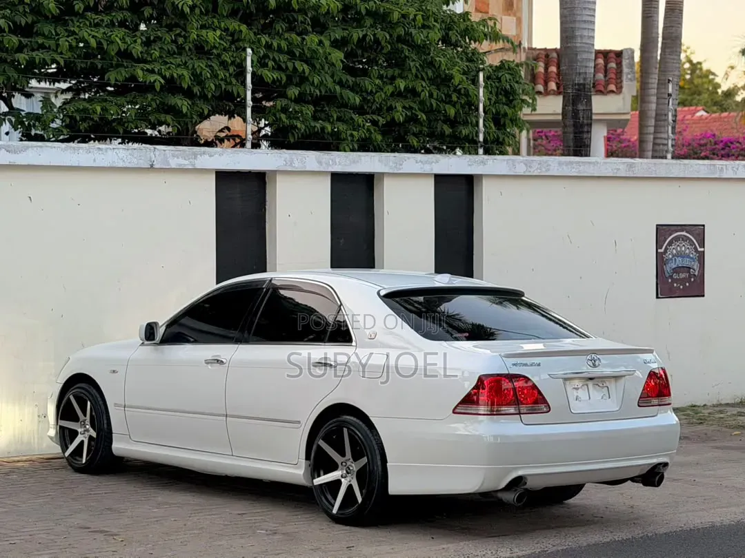 Toyota Crown 2007 White
