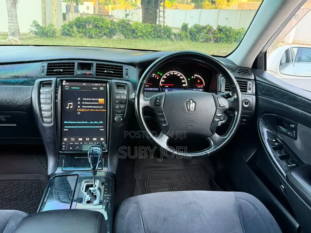 Toyota Crown 2007 White