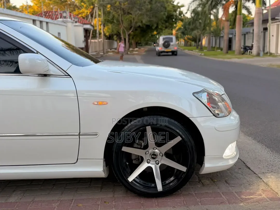 Toyota Crown 2007 White