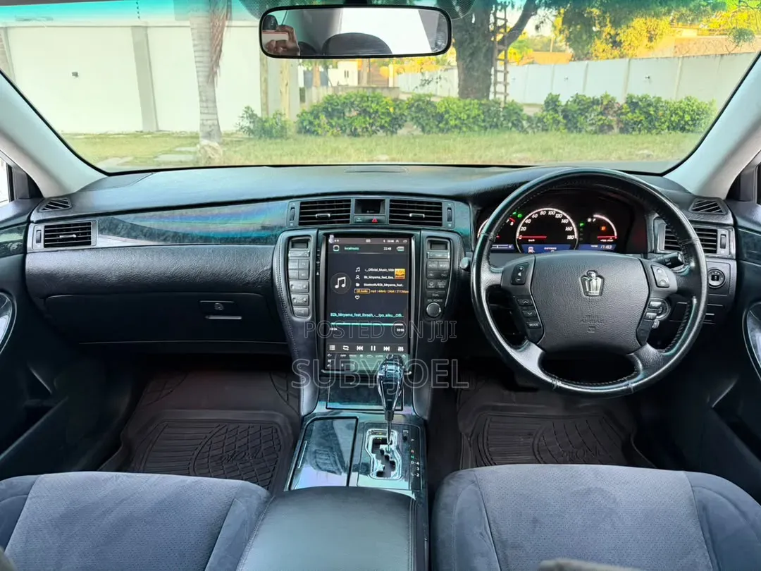 Toyota Crown 2007 White