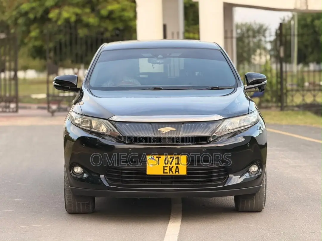Toyota Harrier 2.0 2016 Black