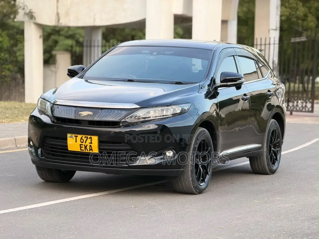 Toyota Harrier 2.0 2016 Black