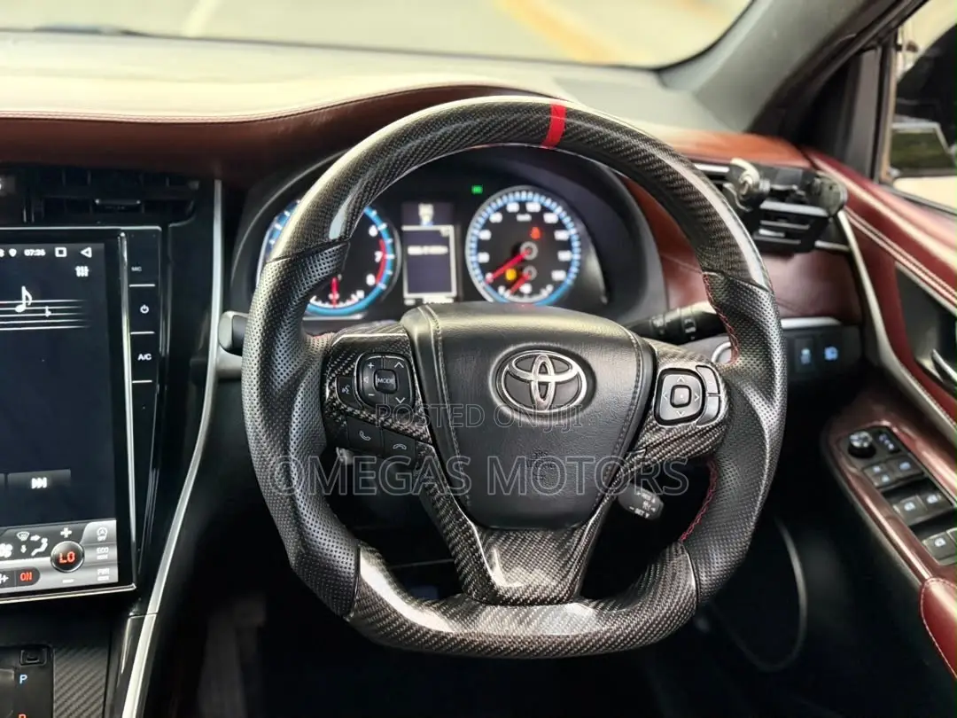 Toyota Harrier 2.0 2016 Black
