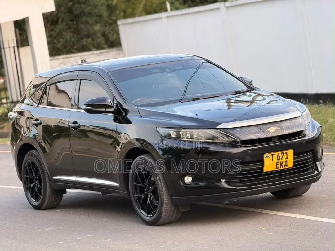 Toyota Harrier 2.0 2016 Black