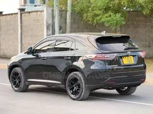 Toyota Harrier 2.0 2016 Black