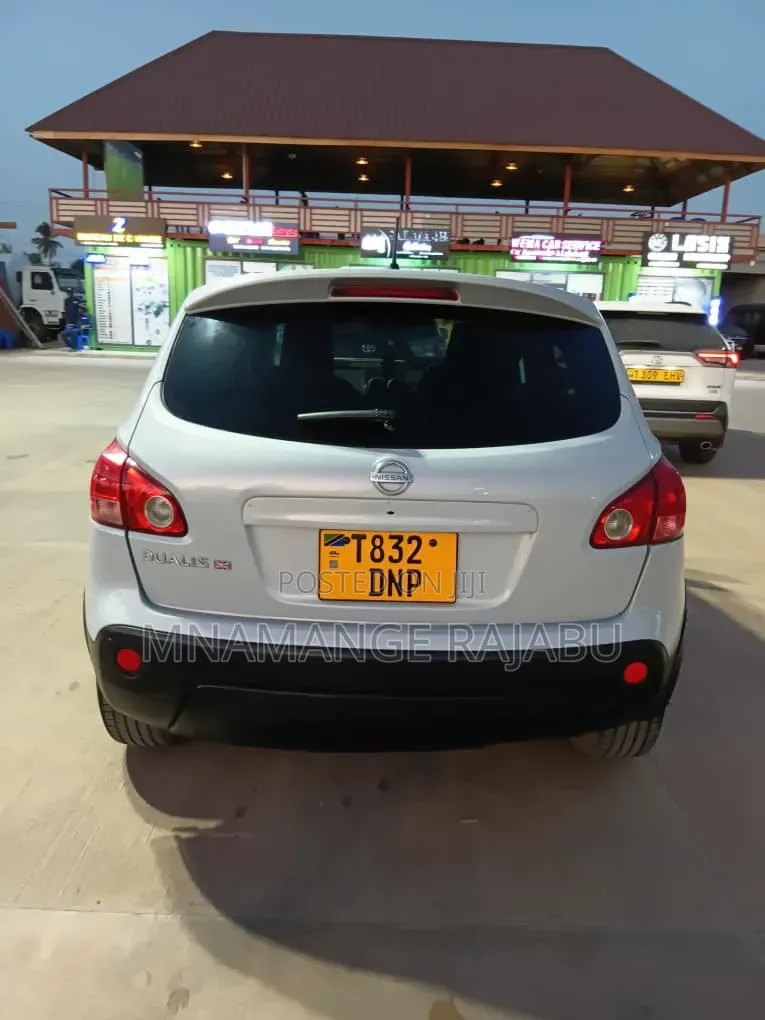 Nissan Dualis 2010 White