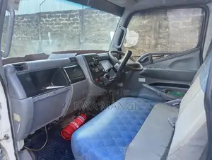 Mitsubishi Fuso 2006 White
