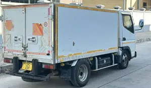 Mitsubishi Fuso 2006 White