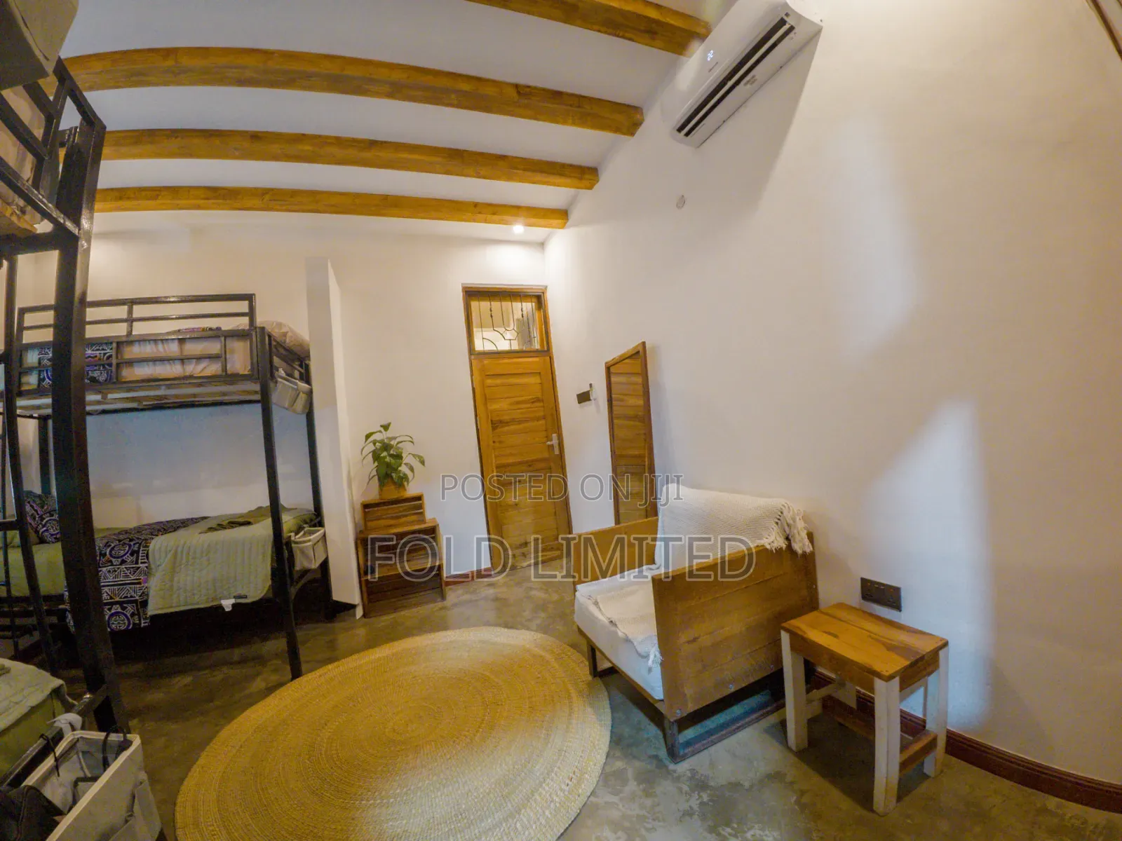Affordable Room With 2 Bunk Beds(4 Sleeping Spaces)& Private Bathroom