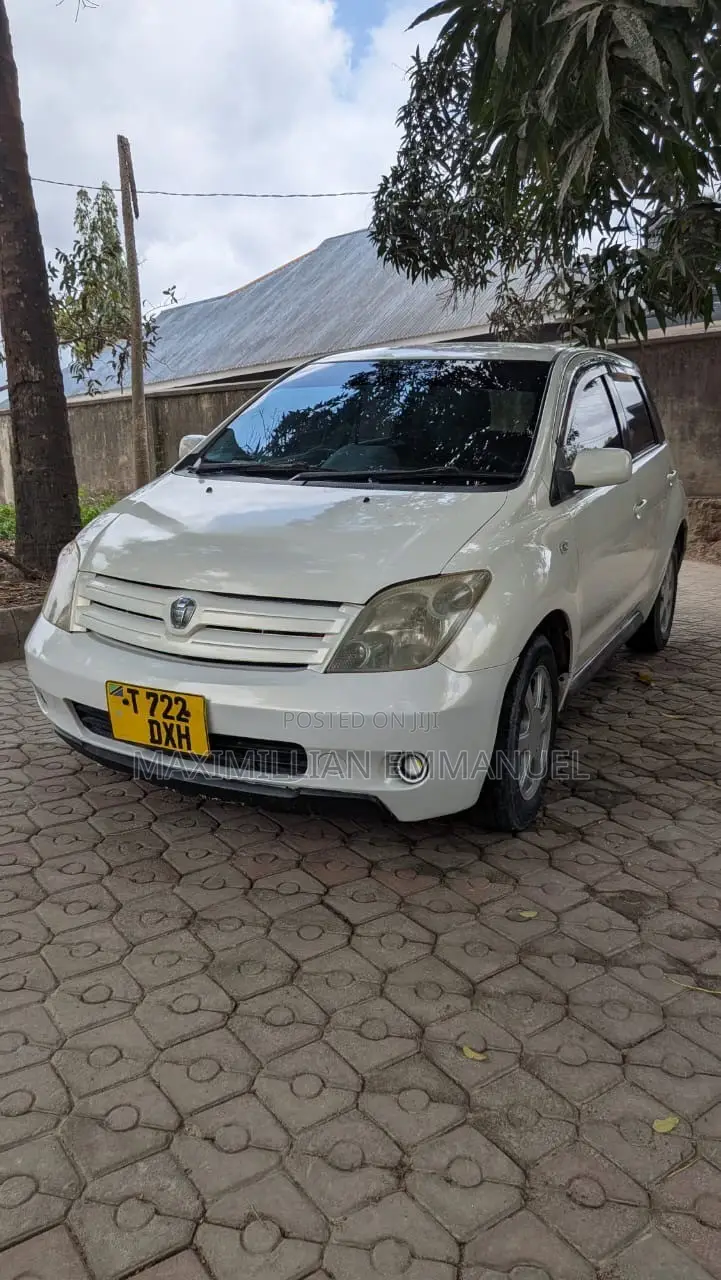 Toyota IST 2005 White