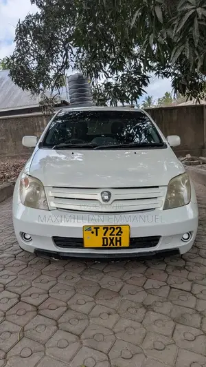 Toyota IST 2005 White