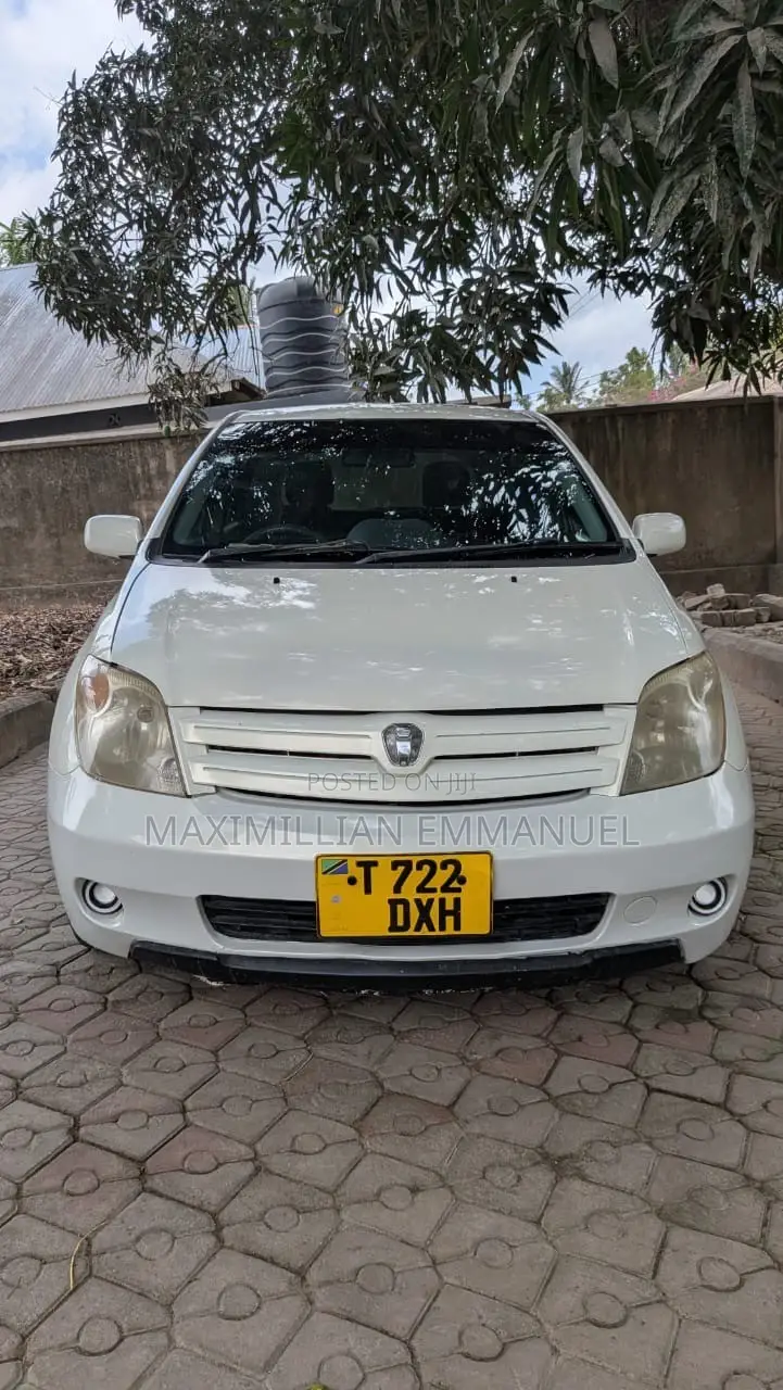 Toyota IST 2005 White