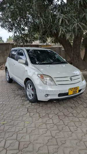 Toyota IST 2005 White
