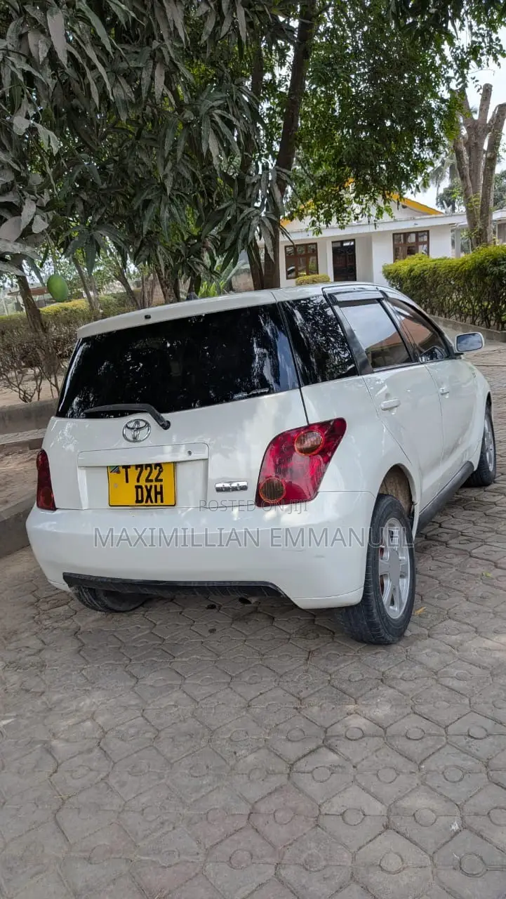 Toyota IST 2005 White