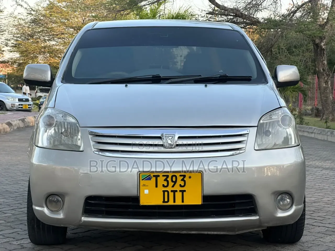 Toyota Raum 2005