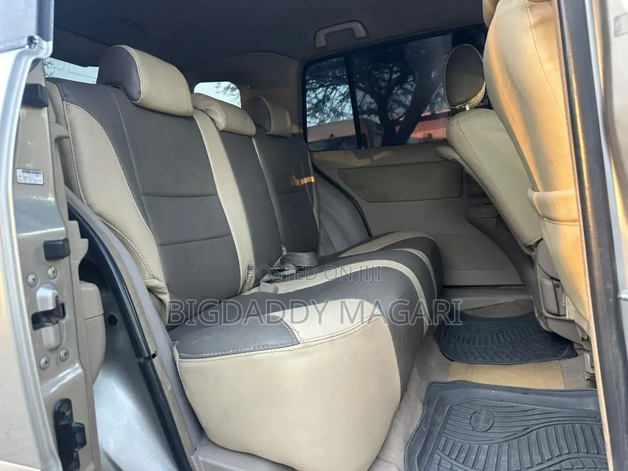 Toyota Raum 2005